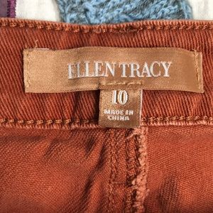 Fantastic jeans short  to the ankle . Burnt orange